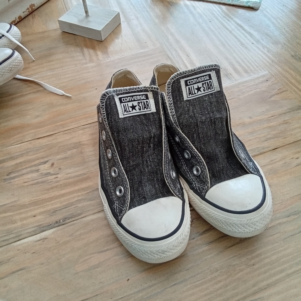 Women's Black Canvas Converse Size 7